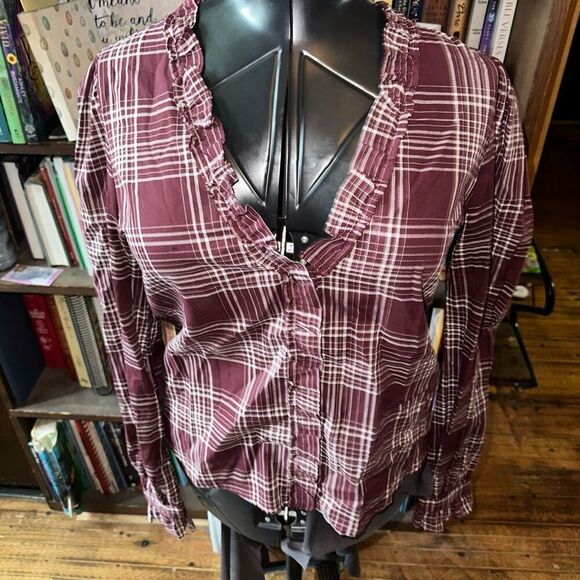 Evereve burgundy plaid ruffled button down M normcore shirt - Picture 1 of 3